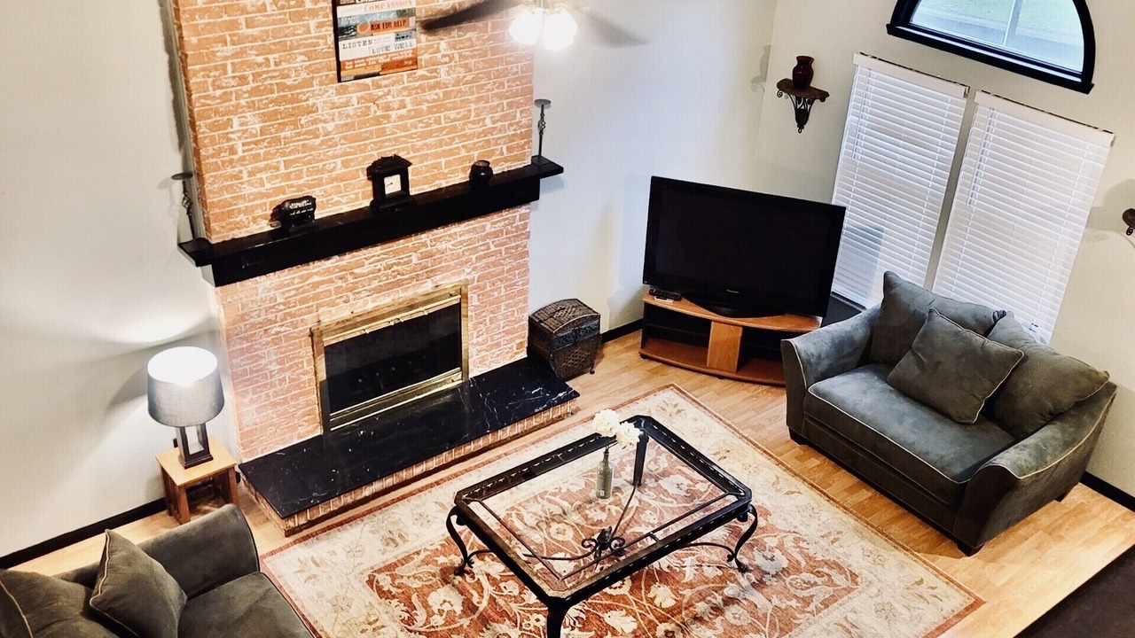 Photo of Livingroom in Pineville