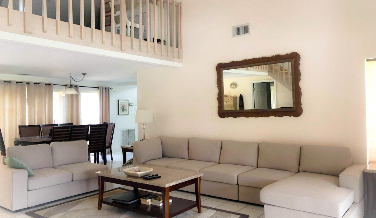 Photo of Livingroom in Groveland