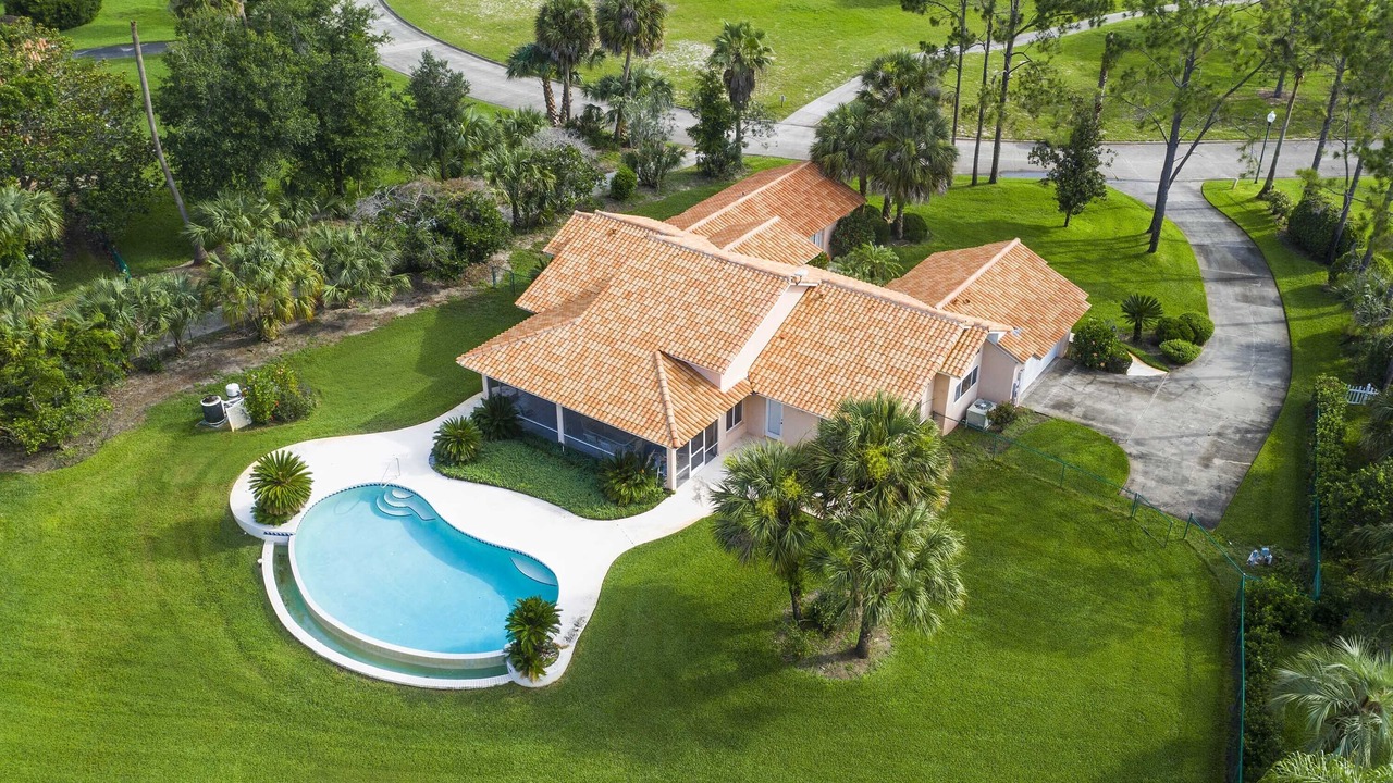 Photo of Outdoor in Groveland