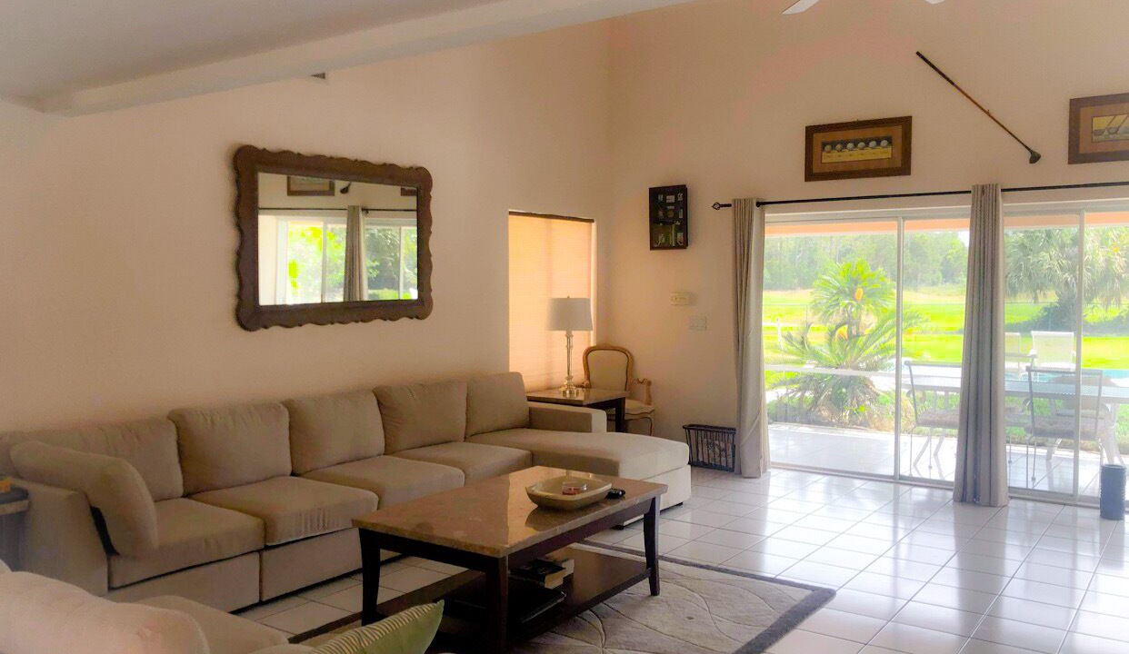 Photo of Livingroom in Groveland