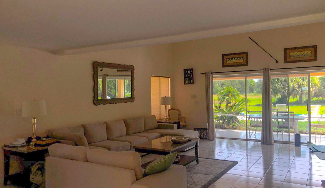 Photo of Livingroom in Groveland