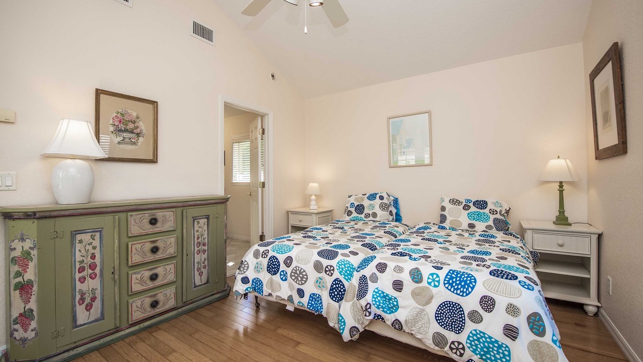 Photo of Bedroom in Groveland