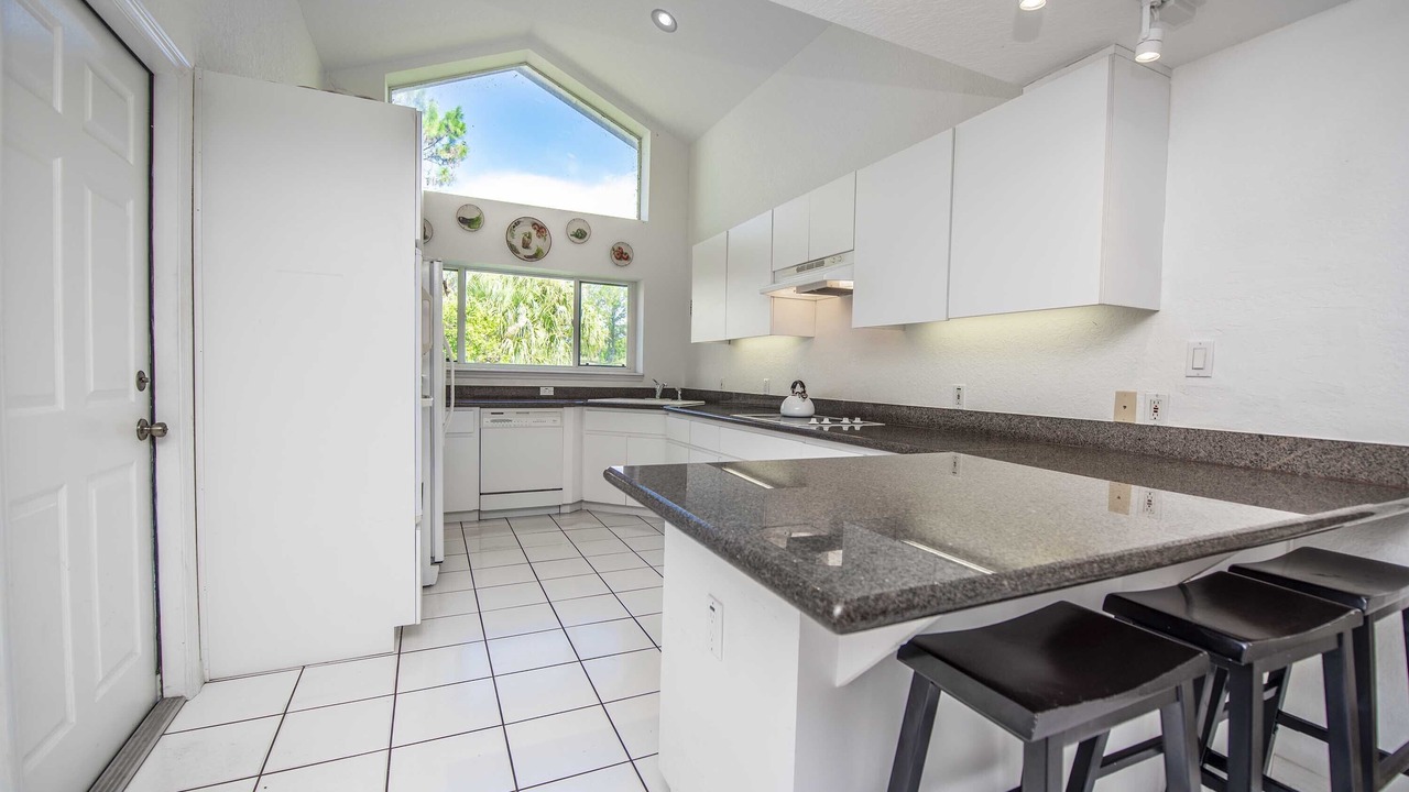 Photo of Kitchen in Groveland