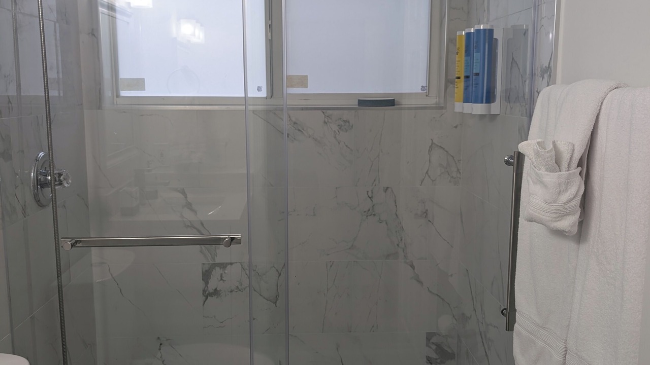 Photo of Bathroom in Crown Pointe
