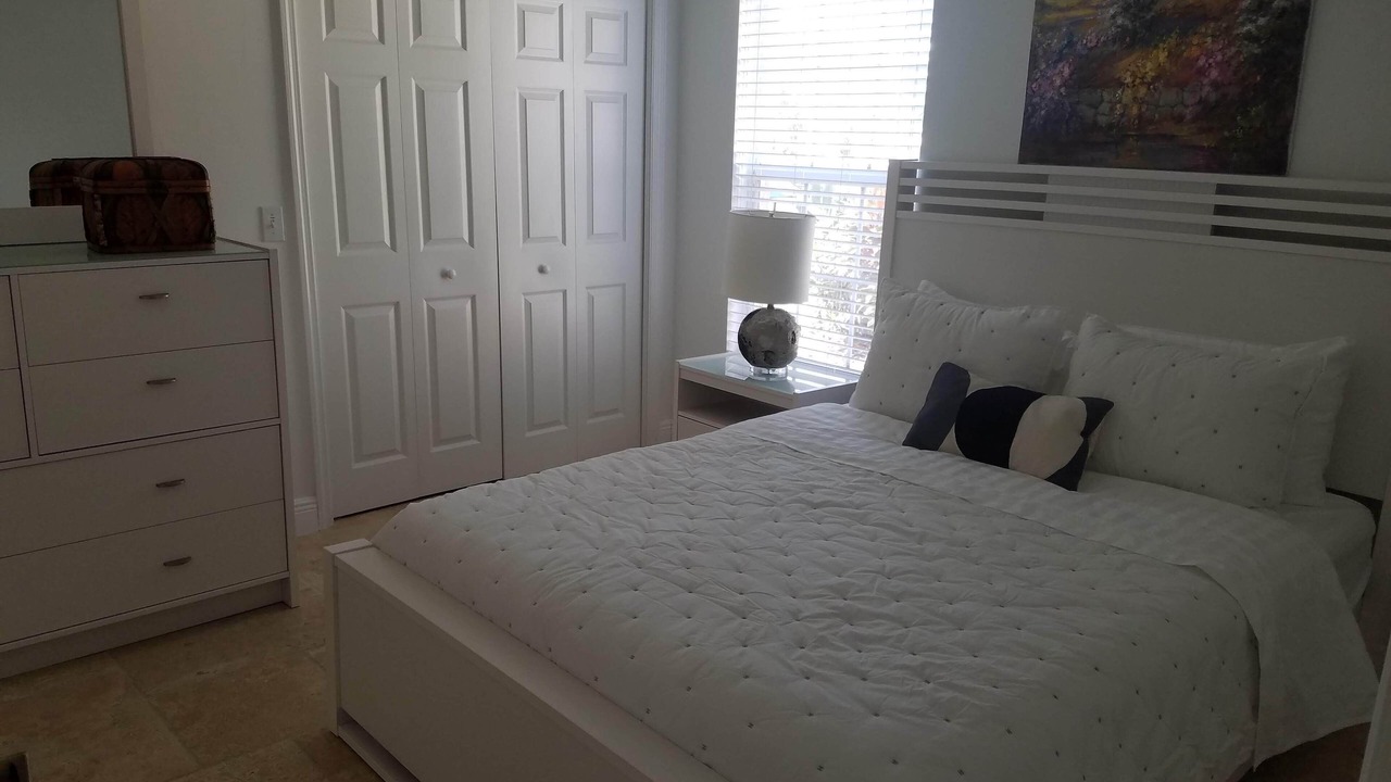 Photo of Bedroom in Crown Pointe