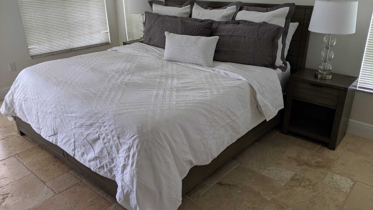 Photo of Bedroom in Crown Pointe