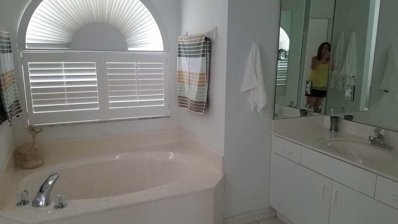 Photo of Bathroom in Crown Pointe