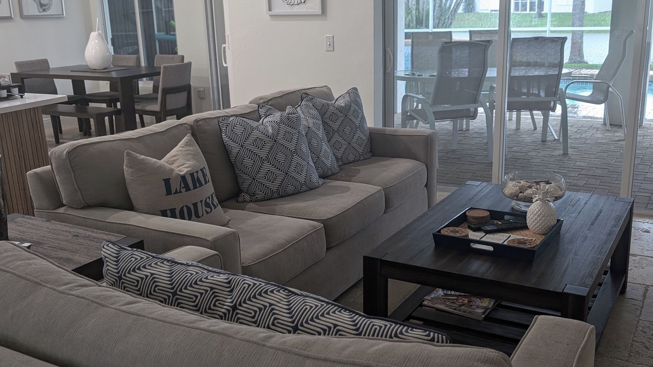 Photo of Livingroom in Crown Pointe