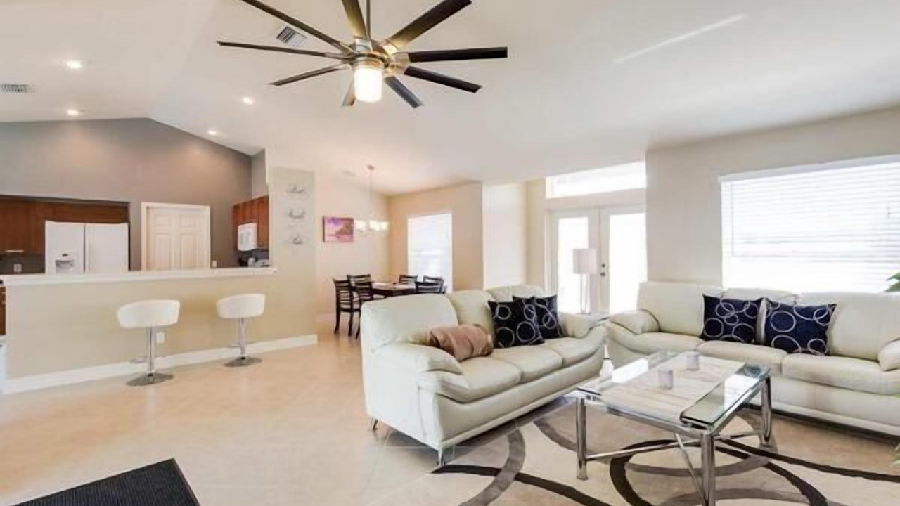Photo of Livingroom in Trafalgar