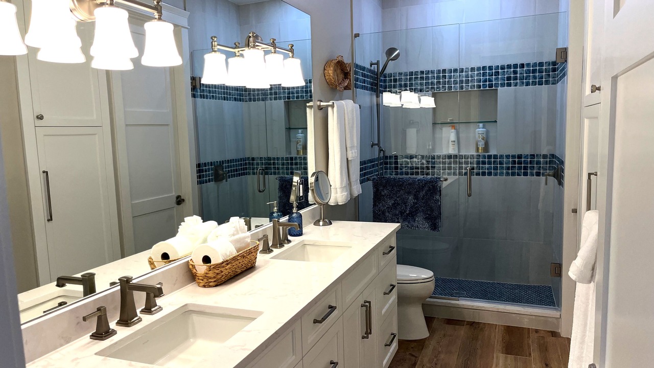 Photo of Bathroom in Mid Island