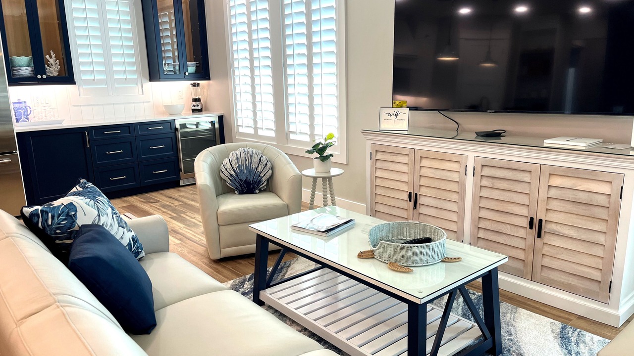 Photo of Livingroom in Mid Island