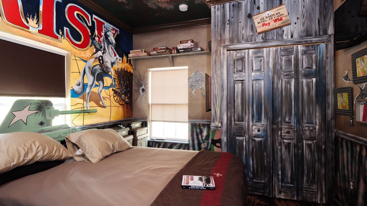 Photo of Bedroom in Groveland