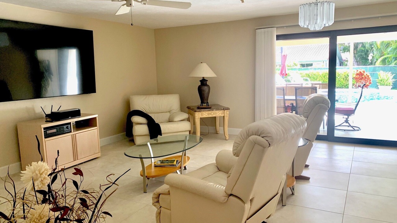 Photo of Livingroom in Park Shore