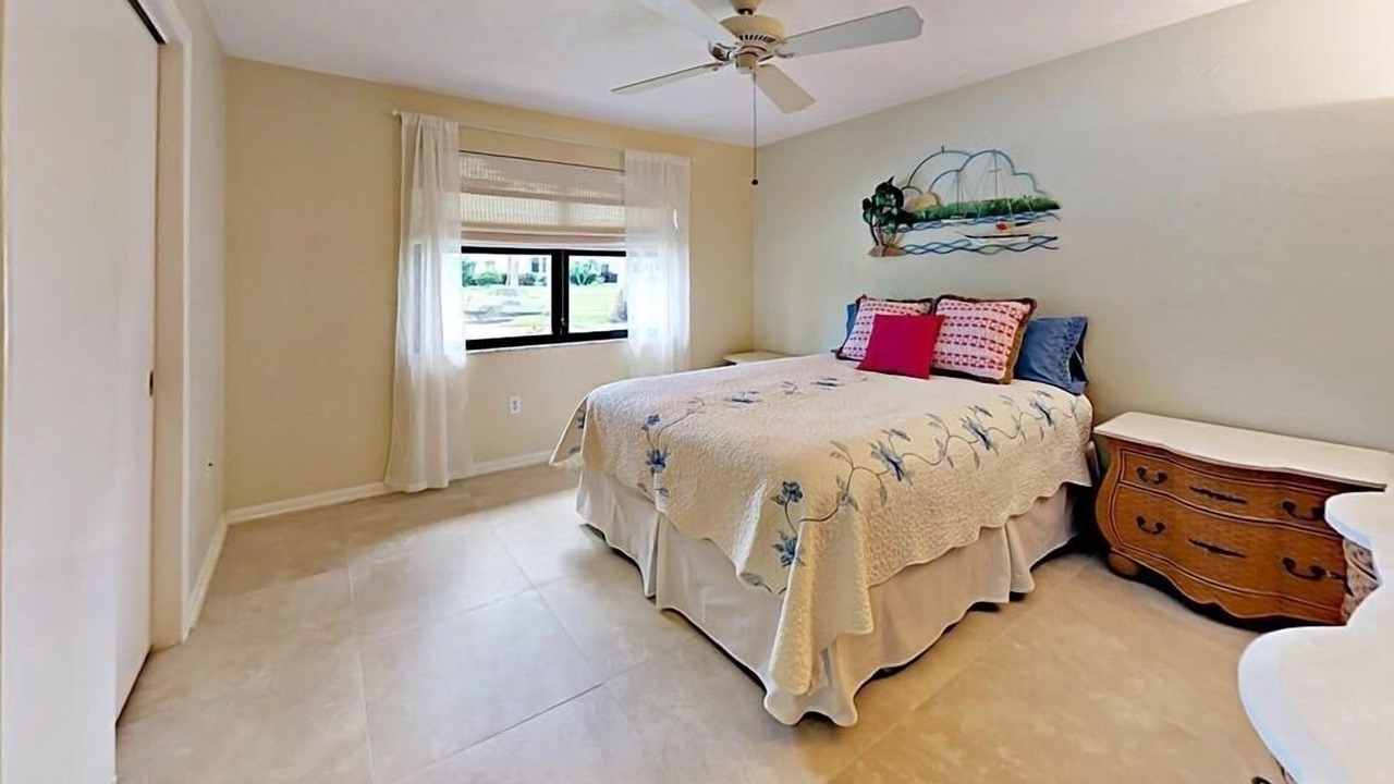 Photo of Bedroom in Park Shore