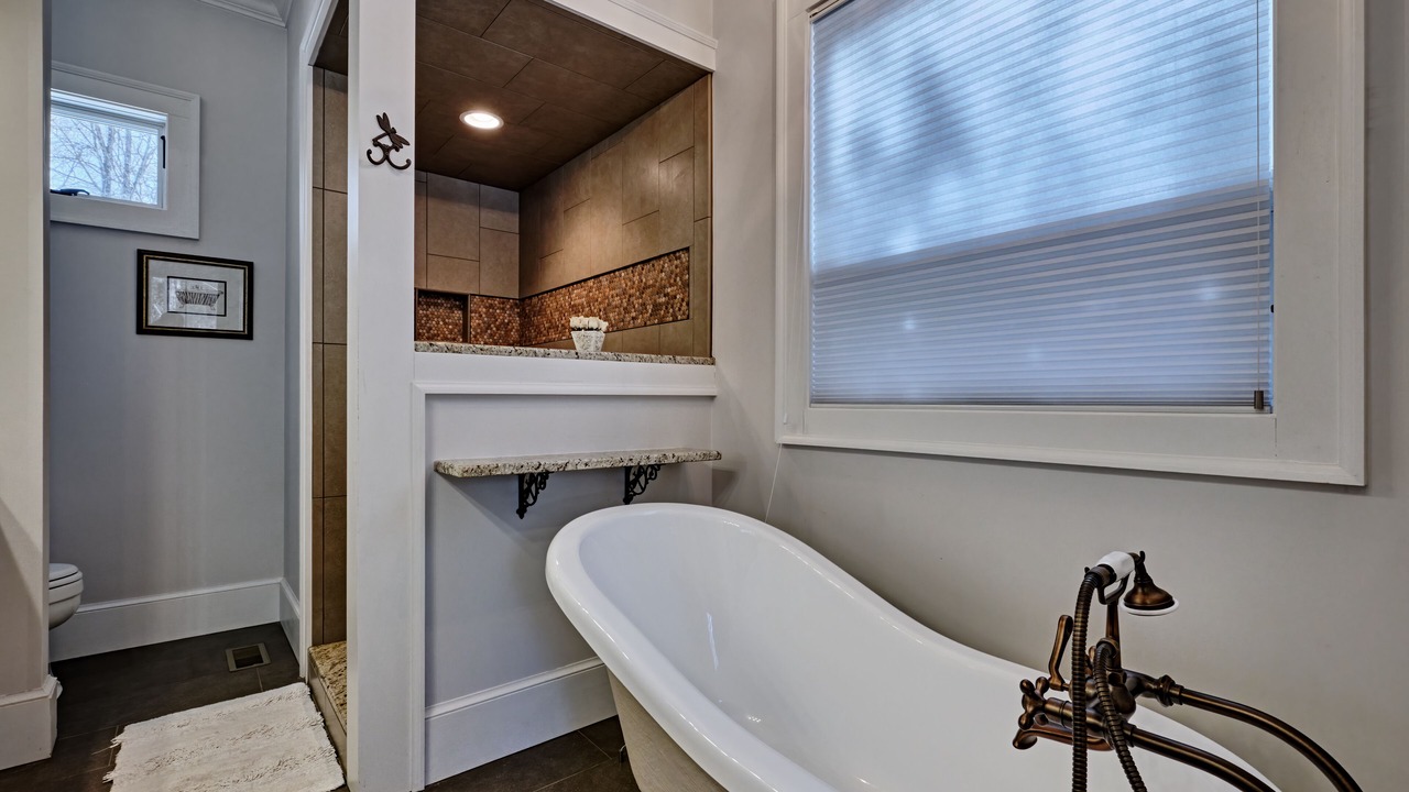 Photo of Bathroom in Highlands