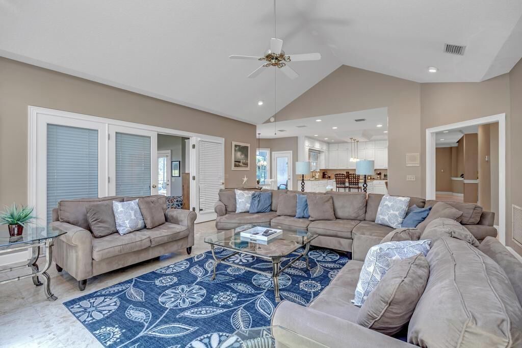 Photo of Livingroom in Sawgrass