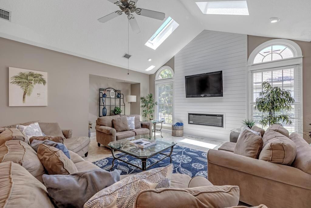 Photo of Livingroom in Sawgrass