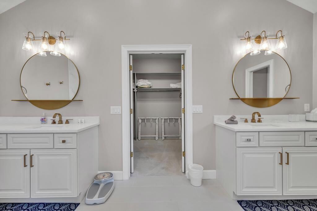 Photo of Bathroom in Sawgrass