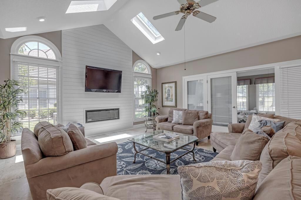 Photo of Livingroom in Sawgrass