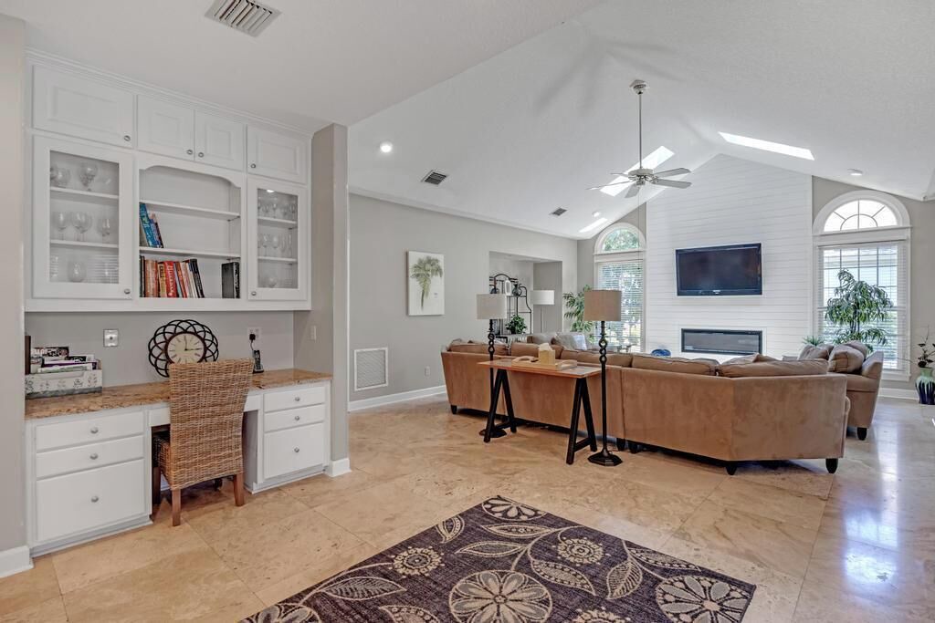 Photo of Livingroom in Sawgrass