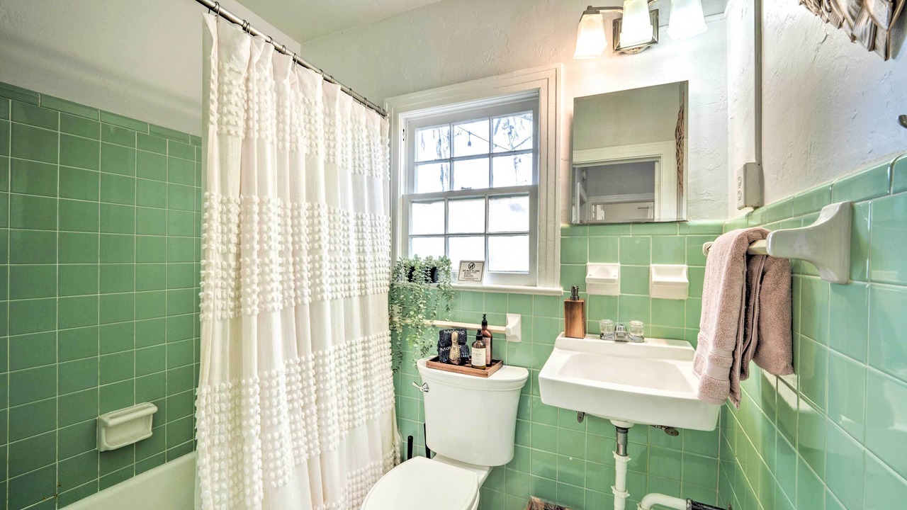 Photo of Bathroom in Winter Garden