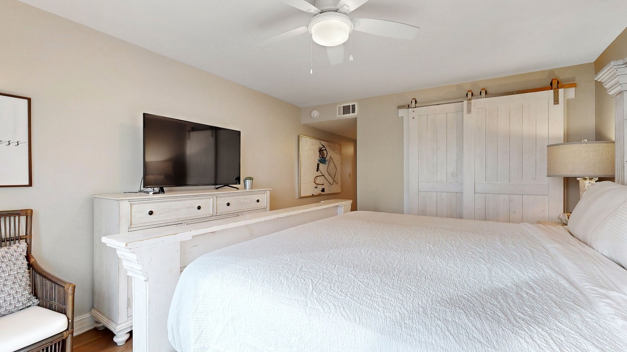 Photo of Bedroom in Miramar Beach
