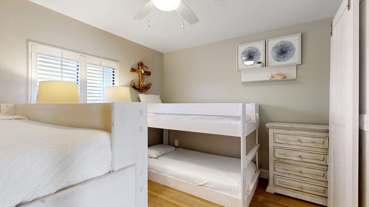 Photo of Bedroom in Miramar Beach