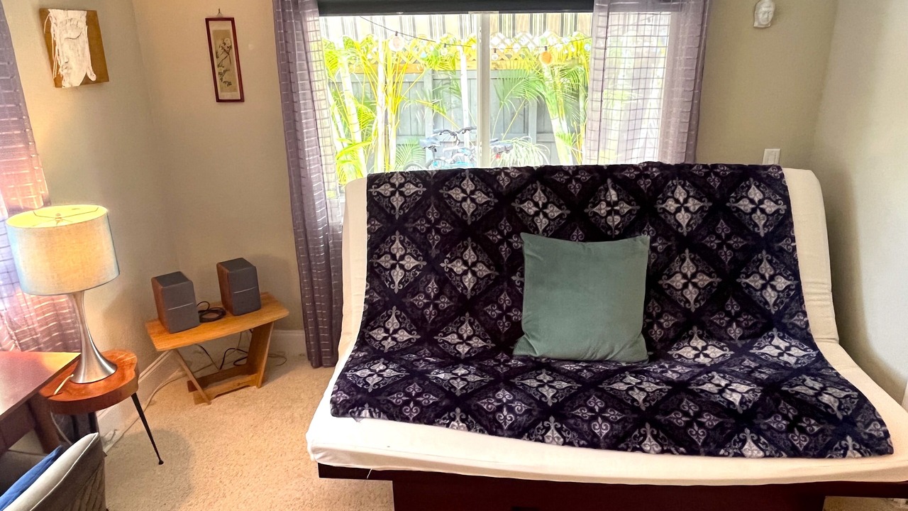 Photo of Livingroom in Central Oakland Park