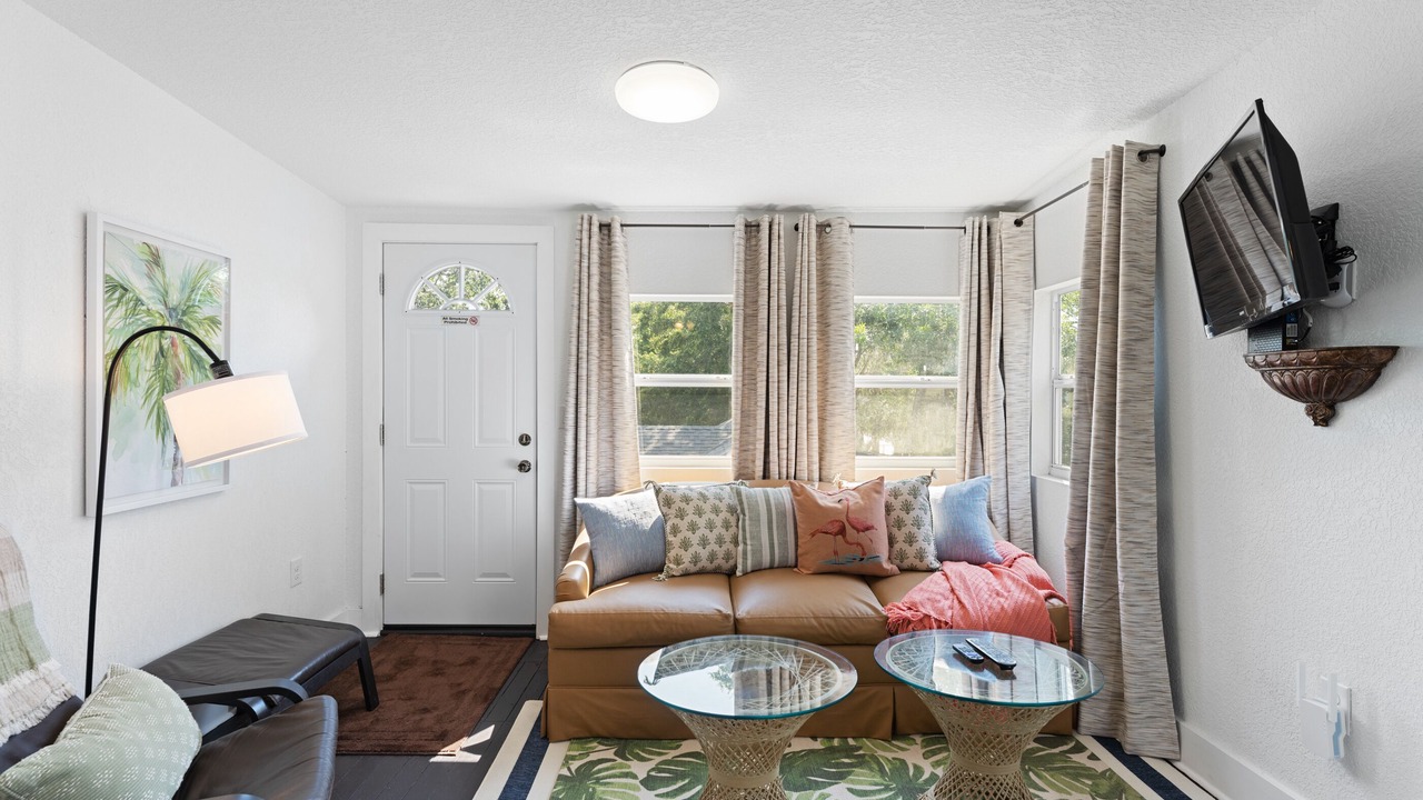 Photo of Livingroom in Historic District