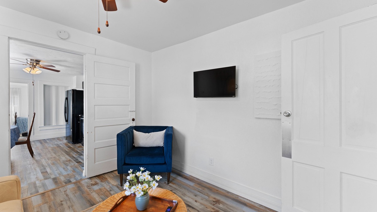 Photo of Livingroom in Historic District