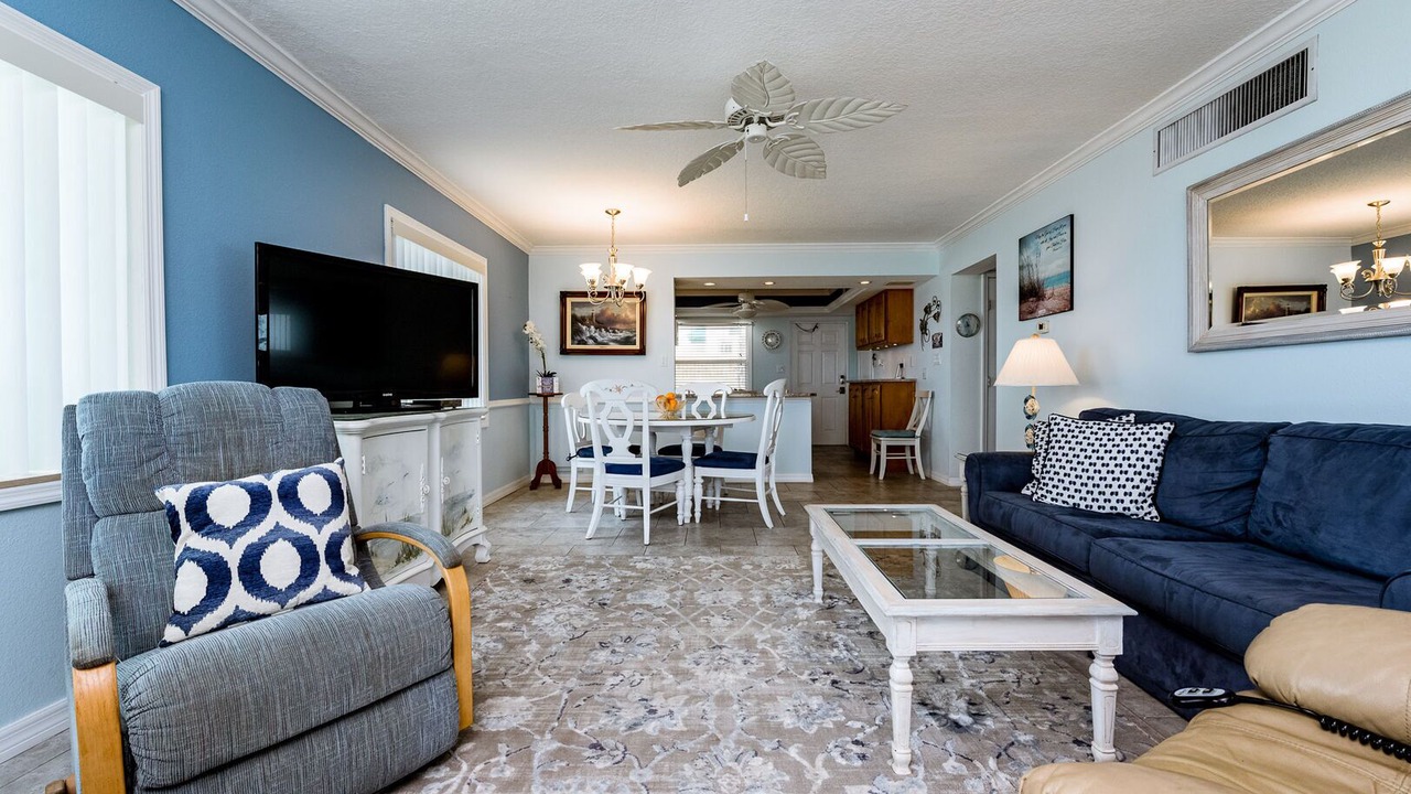 Photo of Livingroom in New Smyrna Beach