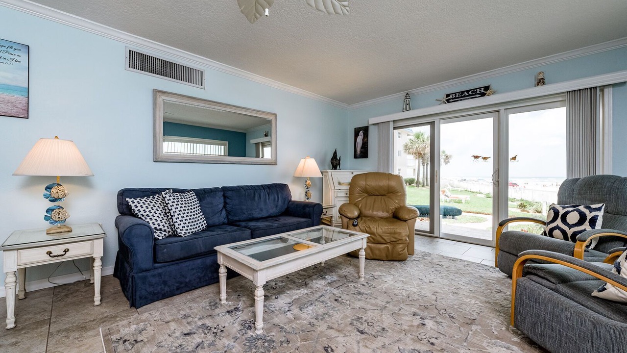Photo of Livingroom in New Smyrna Beach