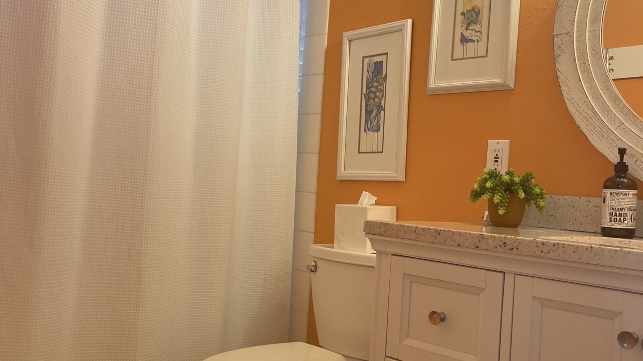 Photo of Bathroom in Mid Island
