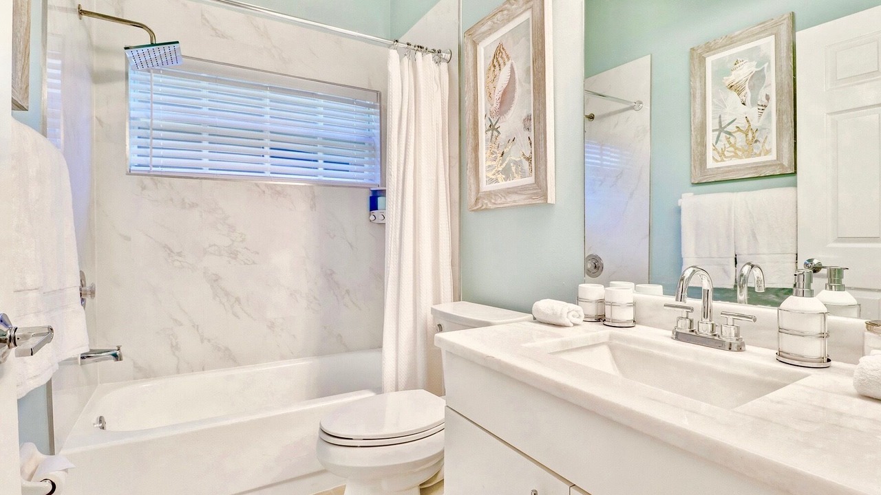 Photo of Bathroom in Crown Pointe