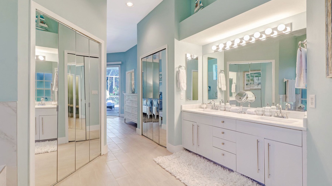 Photo of Bathroom in Crown Pointe