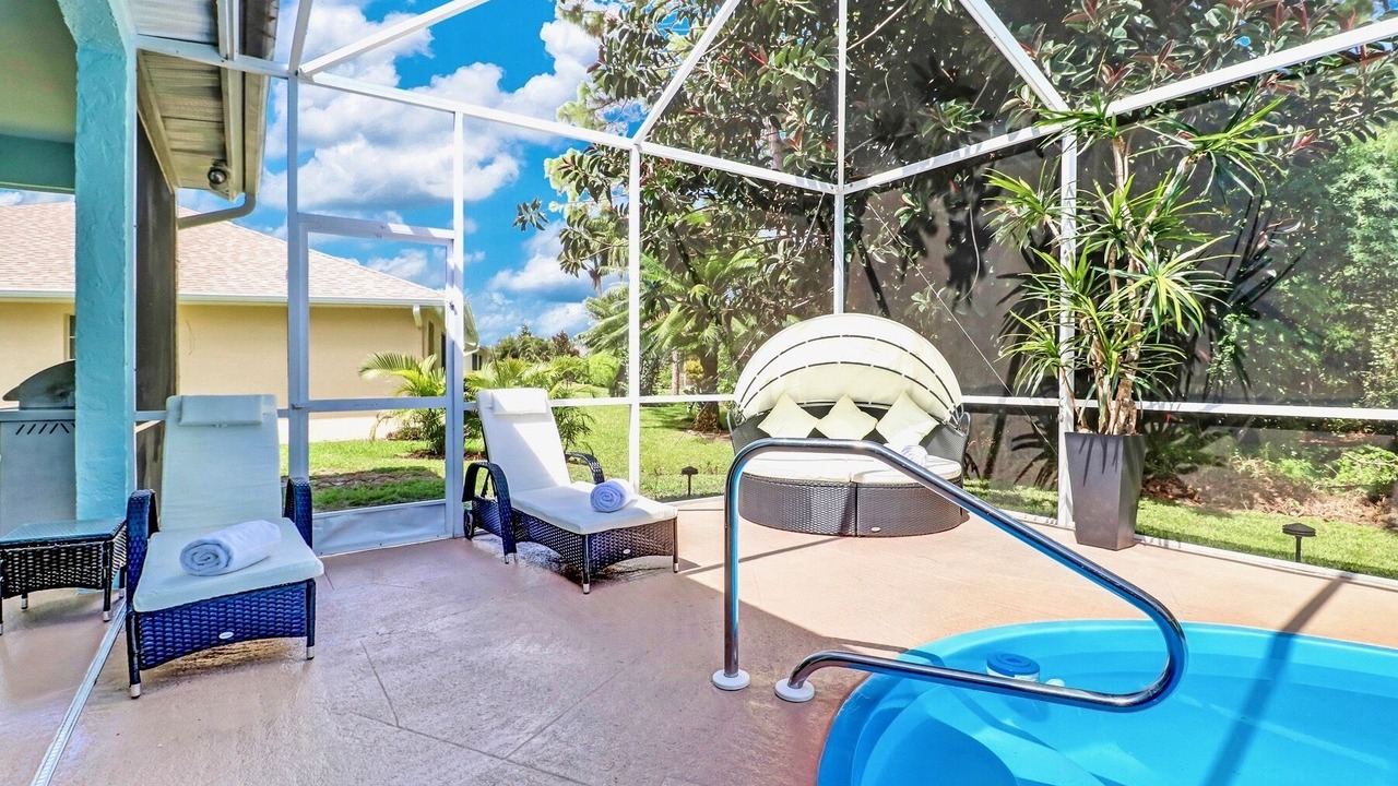 Photo of Patio Balcony in Crown Pointe