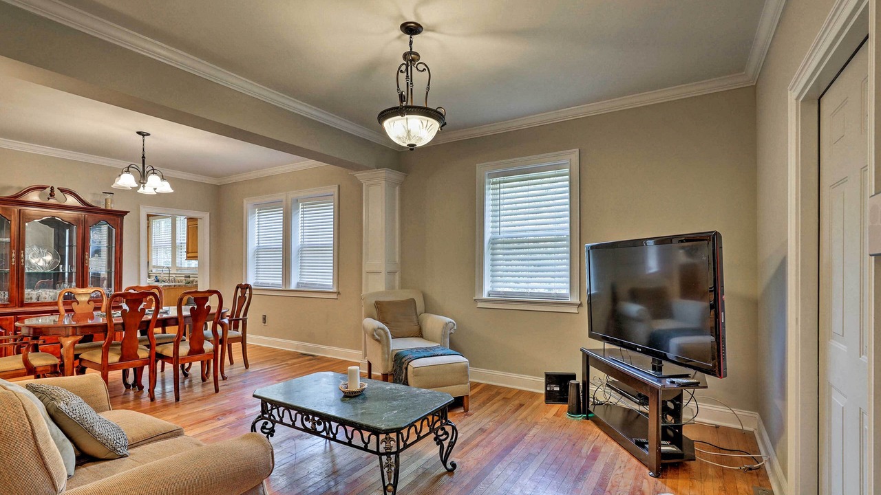 Photo of Livingroom in Mount Pleasant