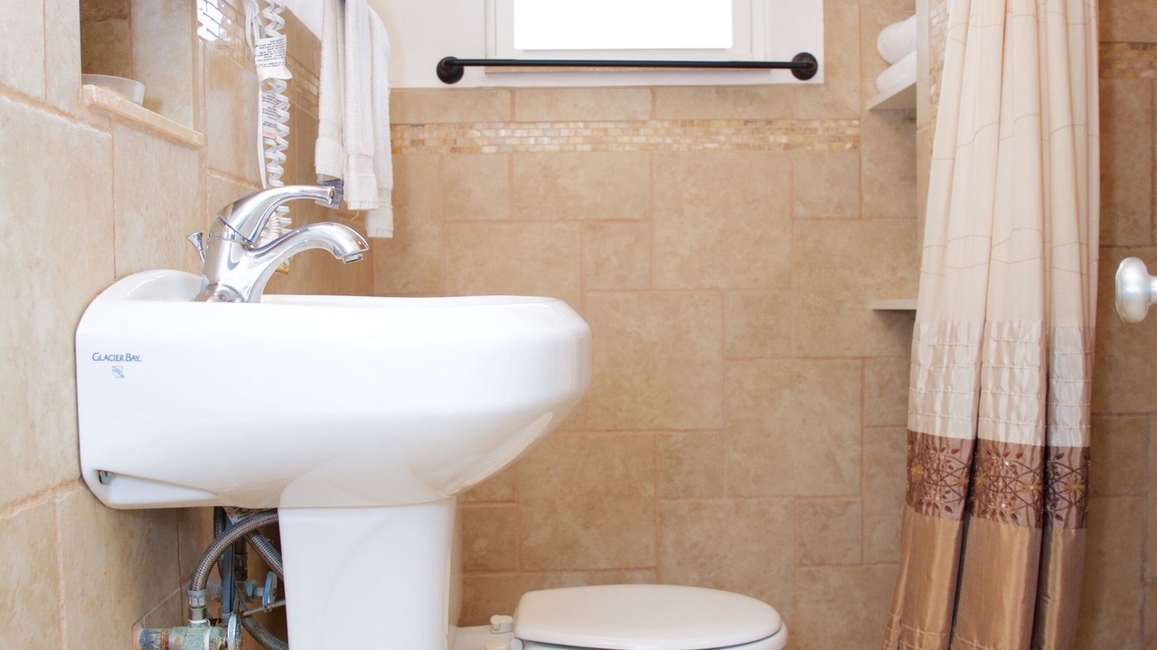 Photo of Bathroom in Hillsboro Beach