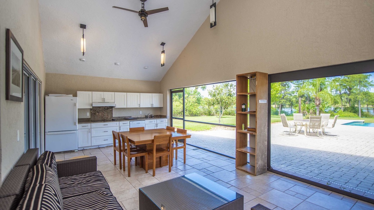 Photo of Livingroom in Groveland