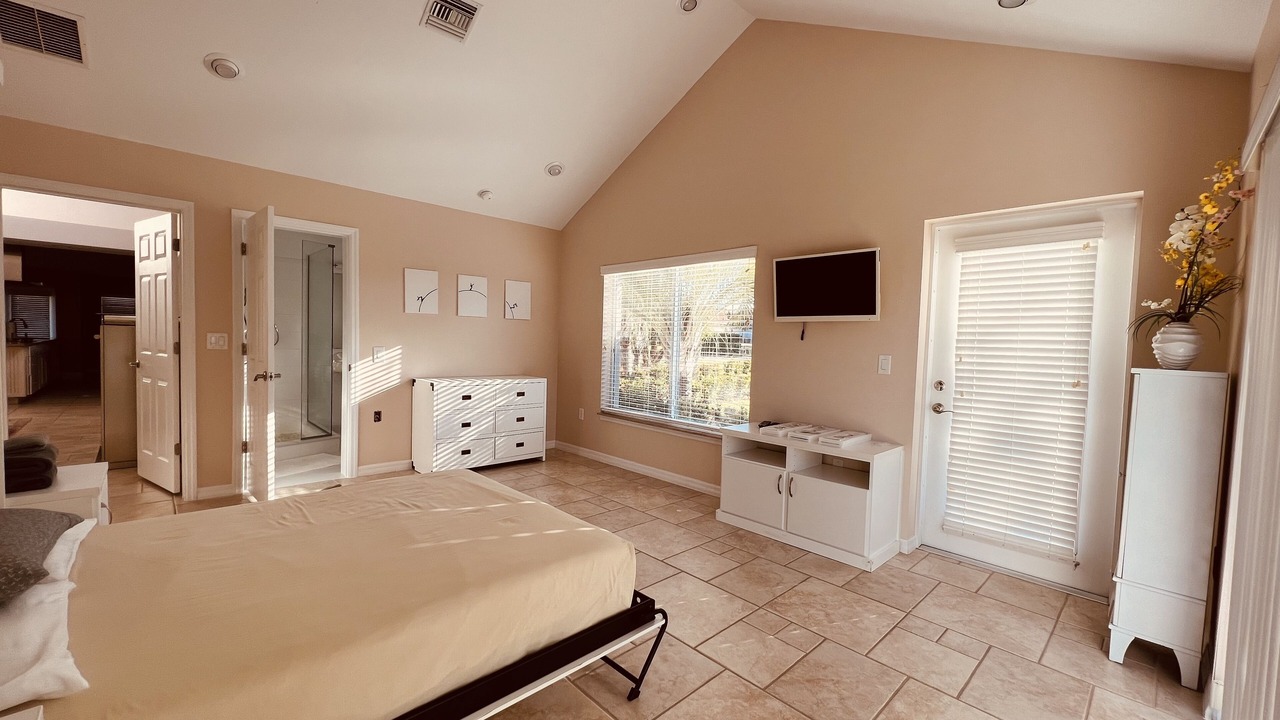 Photo of Bedroom in Groveland