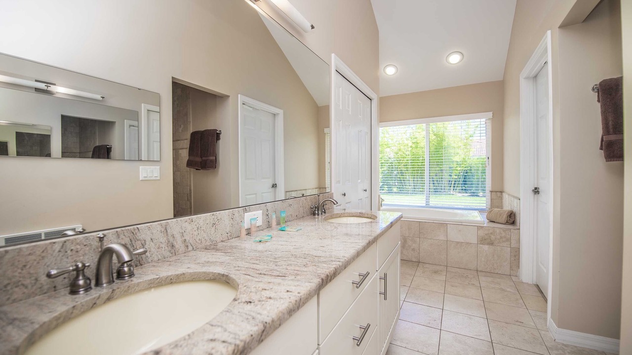Photo of Bathroom in Groveland