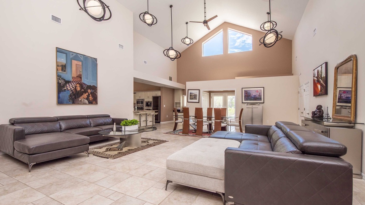 Photo of Livingroom in Groveland