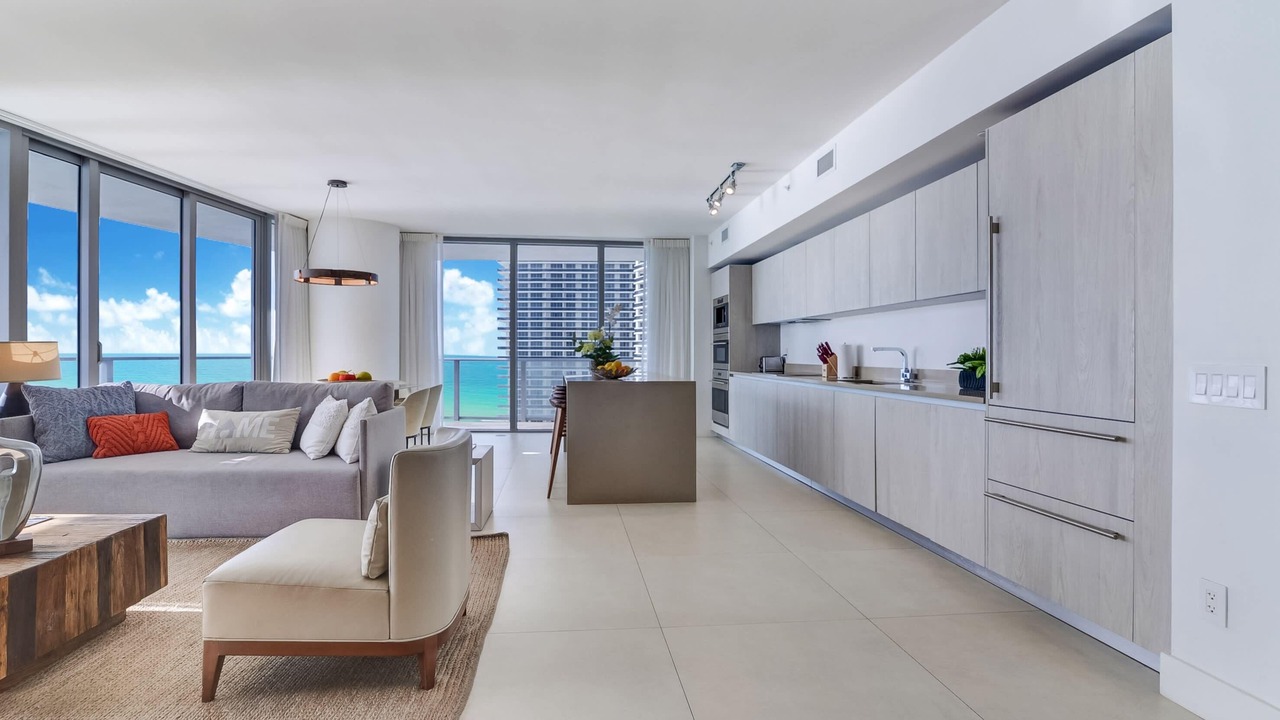 Photo of Livingroom in Hollywood South Central Beach