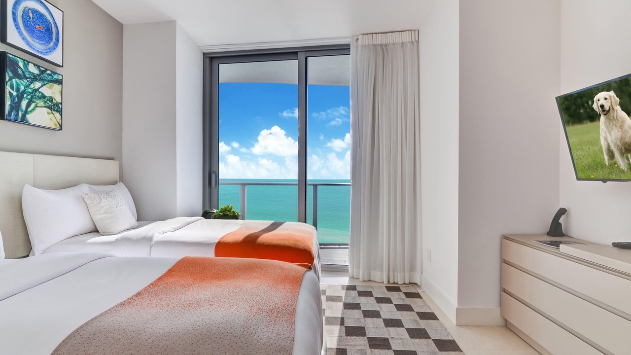 Photo of Bedroom in Hollywood South Central Beach