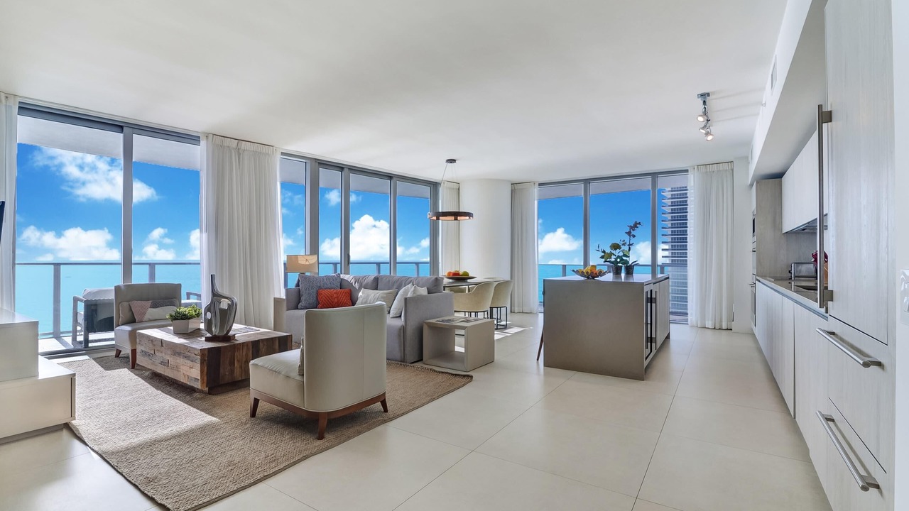 Photo of Livingroom in Hollywood South Central Beach