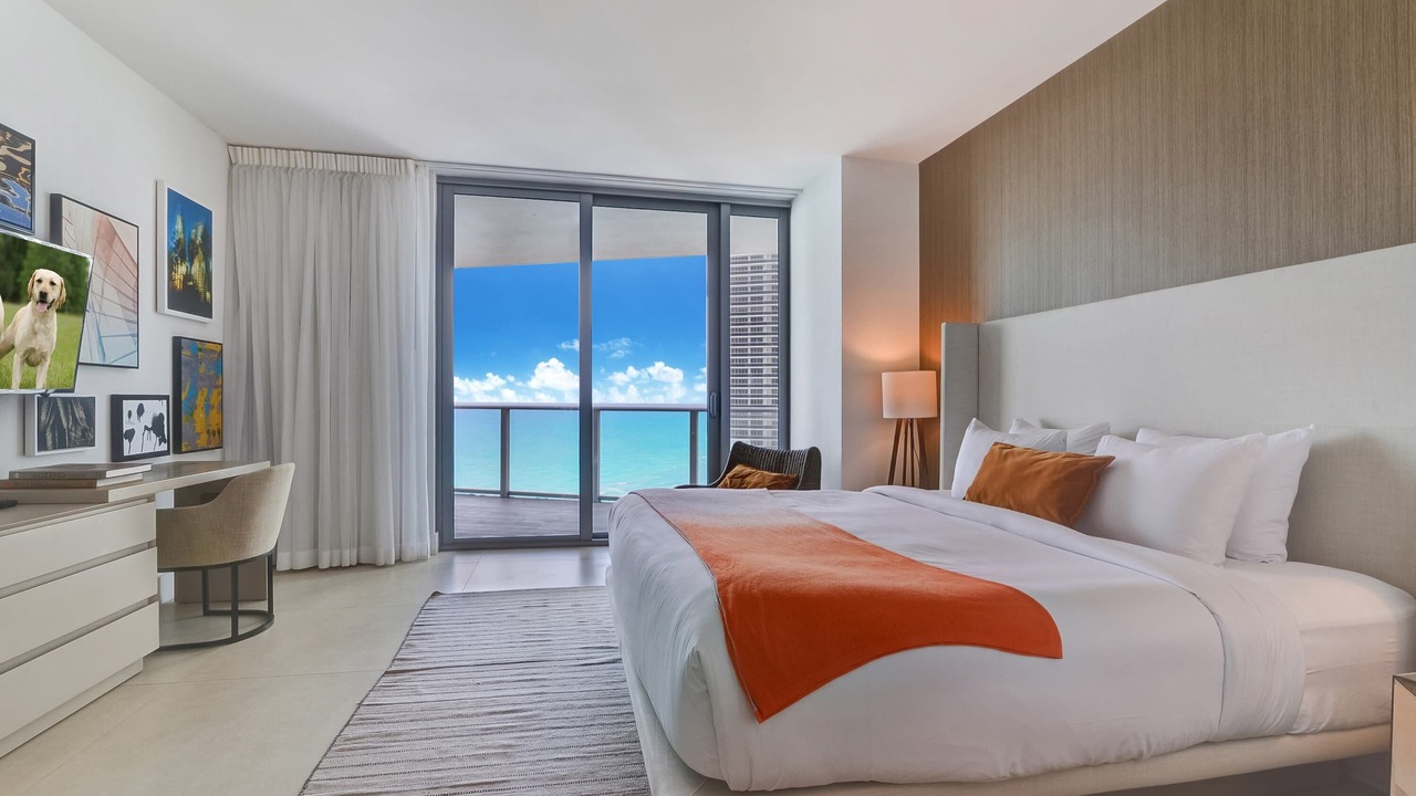 Photo of Bedroom in Hollywood South Central Beach