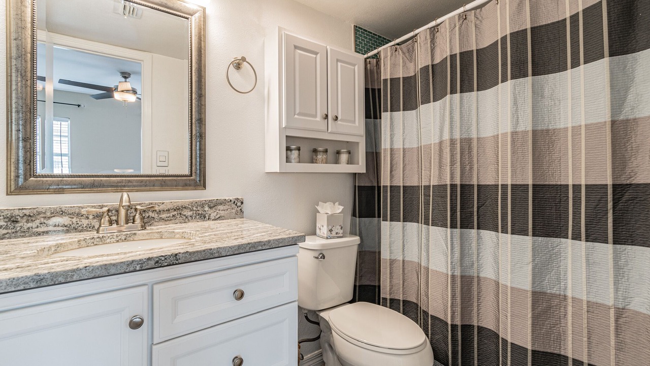 Photo of Bathroom in Courier City - Oscawana