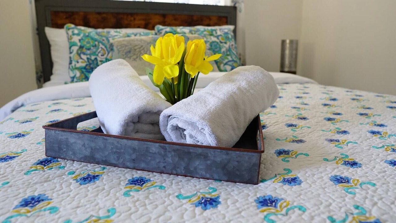 Photo of Bedroom in Carver City - Lincoln Gardens
