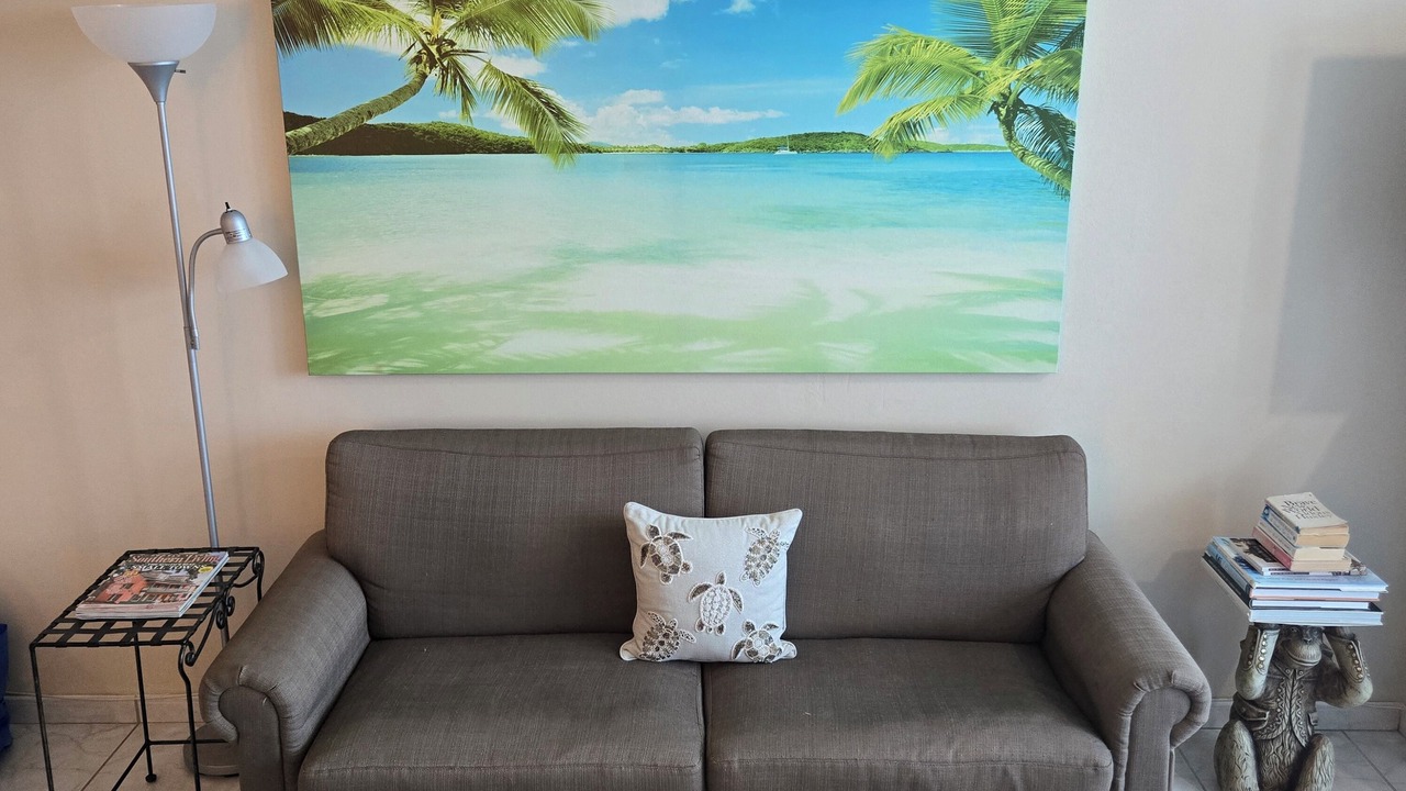 Photo of Livingroom in Mid Beach