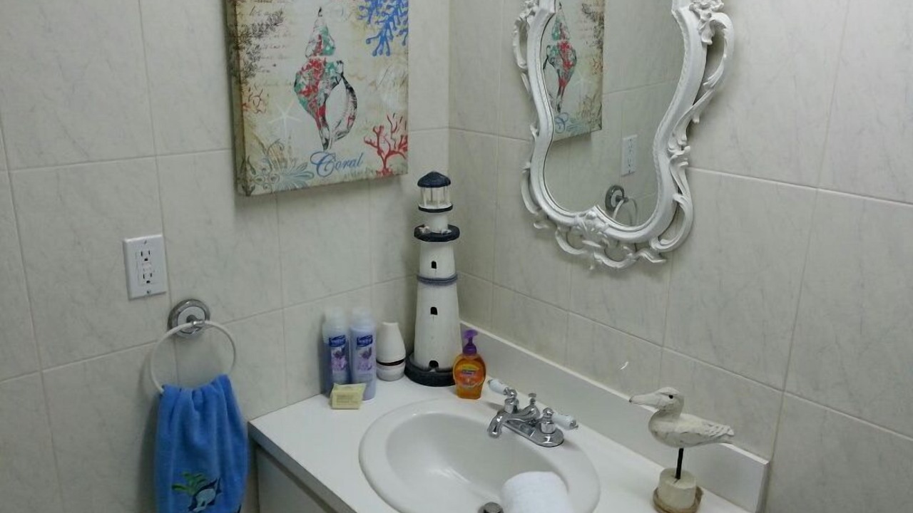 Photo of Bathroom in Mid Beach